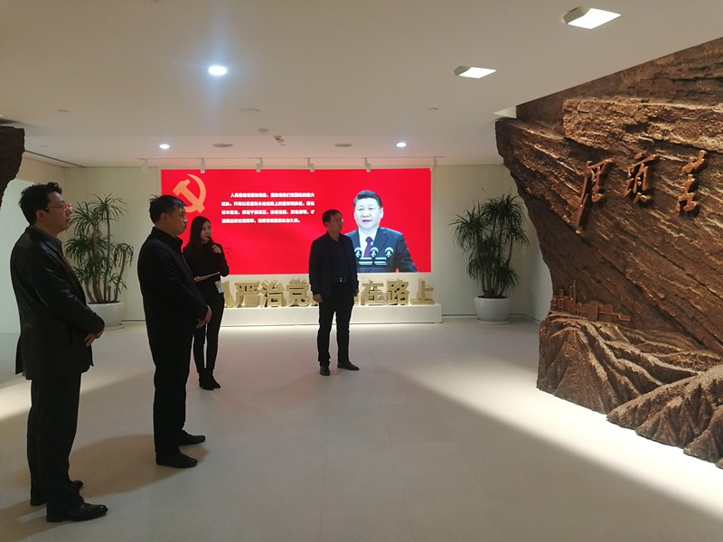亚星yaxin集团赴延伸石油集团、西安城投集团考察学习廉政文化树模点建设事情