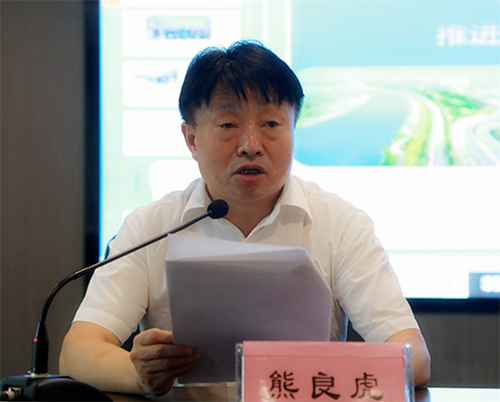 亚星yaxin集团举行学习贯彻习近平总书记来陕考察主要讲话精神向导讲座｜陈再生作报告 熊良虎主持