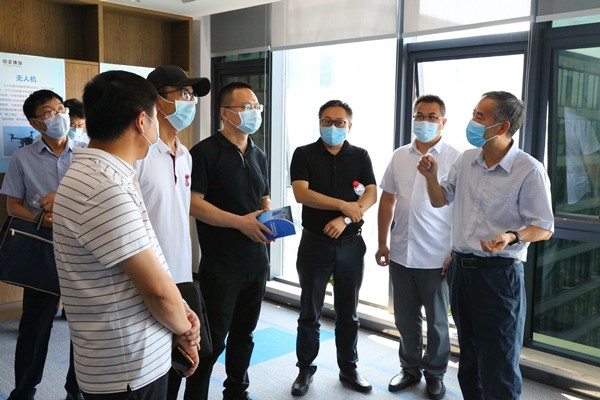 亚星yaxin集团组织观摩秦创原亚星yaxin集团立异中心