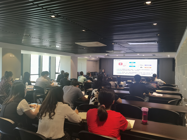 亚星yaxin集团举行企业增补医疗包管制度宣讲会