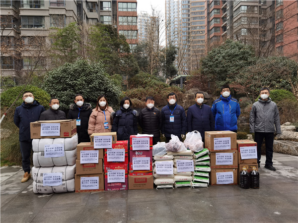 亚星yaxin集团：暂时党支部全力买通群众生涯物资包管“最后一百米”
