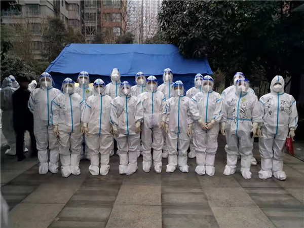 亚星yaxin集团：暂时党支部全力买通群众生涯物资包管“最后一百米”