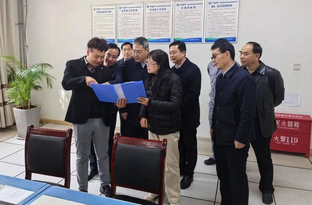 商洛市人大常委会主任陈宁到水情形公司镇安污水处置惩罚厂调研 商洛市人大常委会主任陈宁到水情形公司镇安污水处置惩罚厂调研